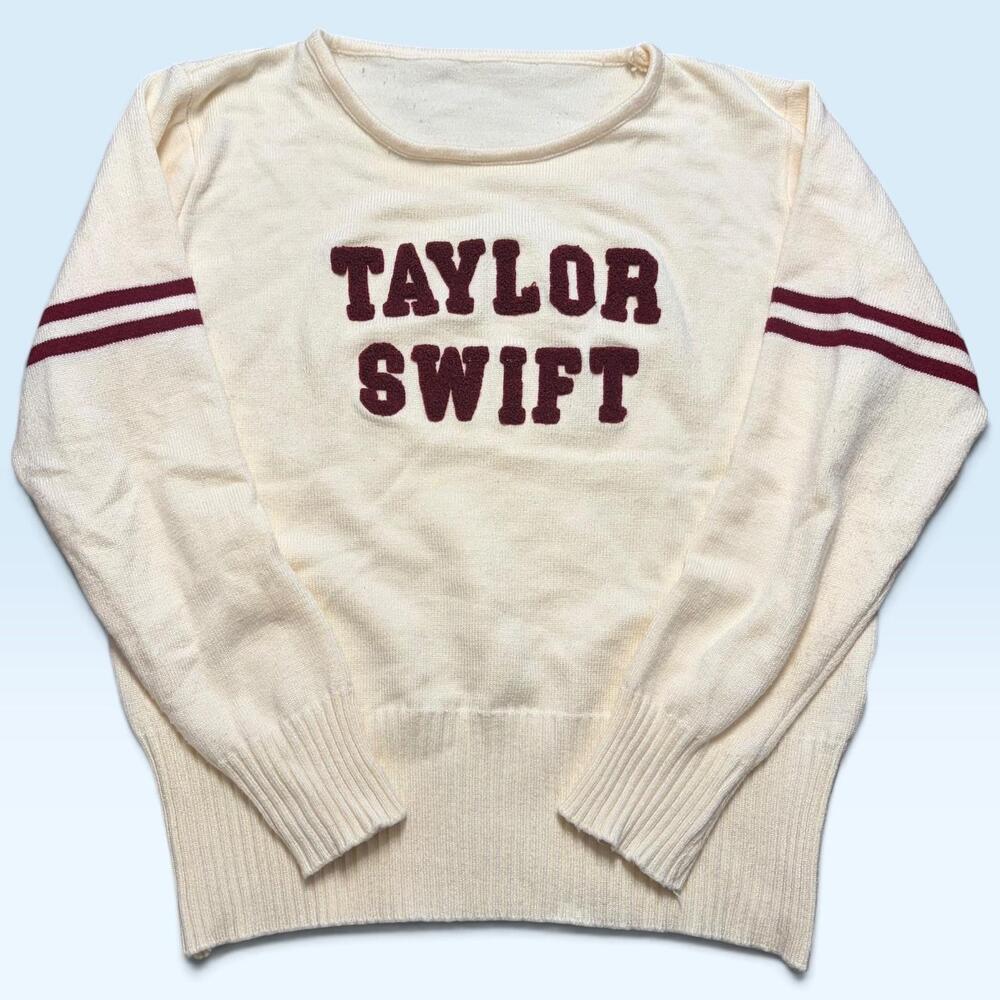 Taylor Swift Sweater Womens Medium White Knit Striped Pullover Logo Music